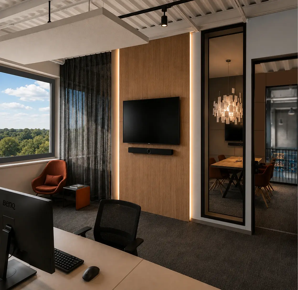 Entwurfsvisualisierung Büro der Geschäftsführung: Holzwand mit Lichtfugen und Bildschirm, dunkler Vorhang, rostroter Sessel am Fenster und Glastür zum Besprechungsraum.